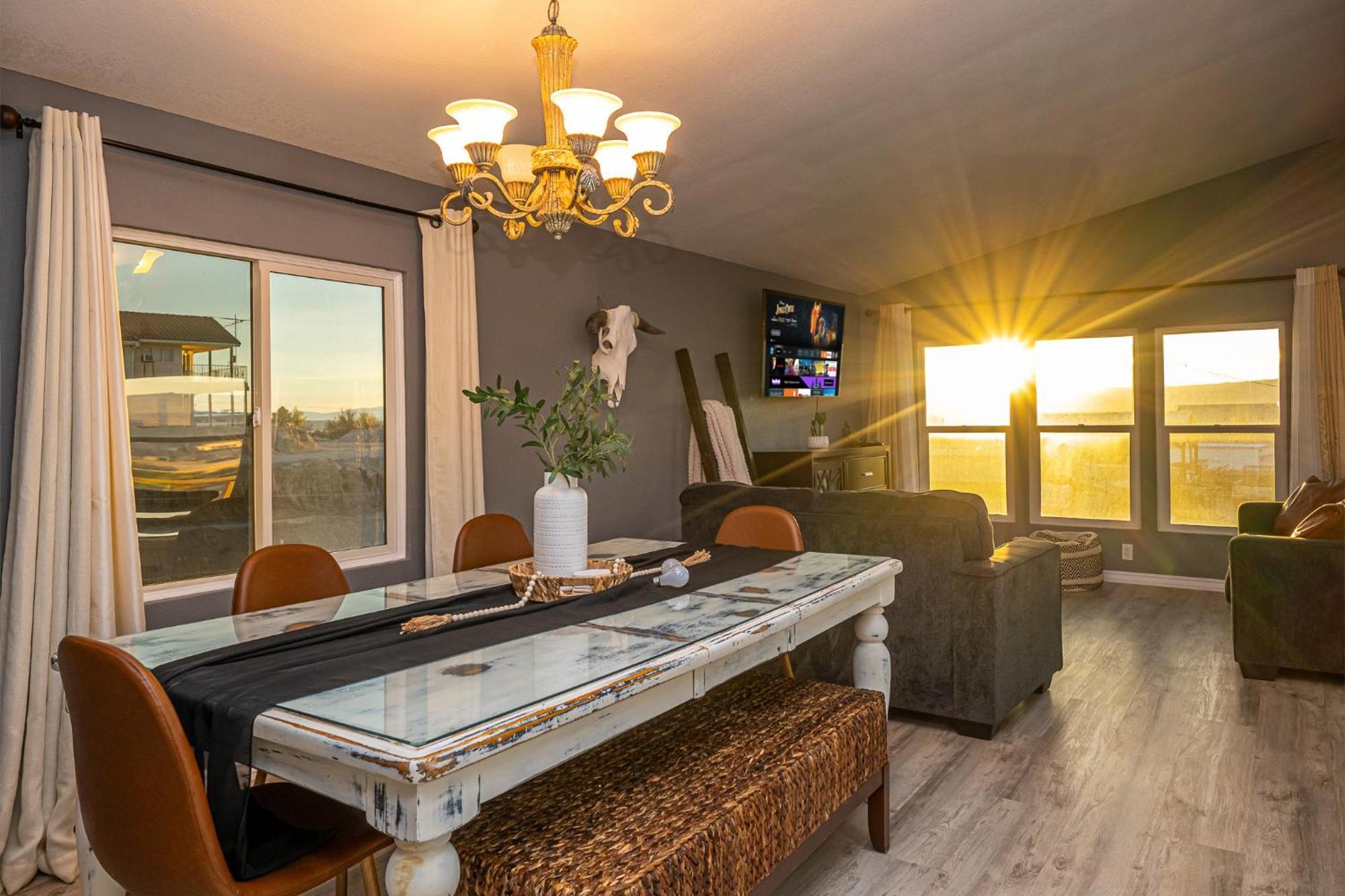 Magnificent & Tranquil Home, Mountain Views , 8 Mins To Casinos & River, Fire Pit, Bbq Буллхед-Сити Экстерьер фото